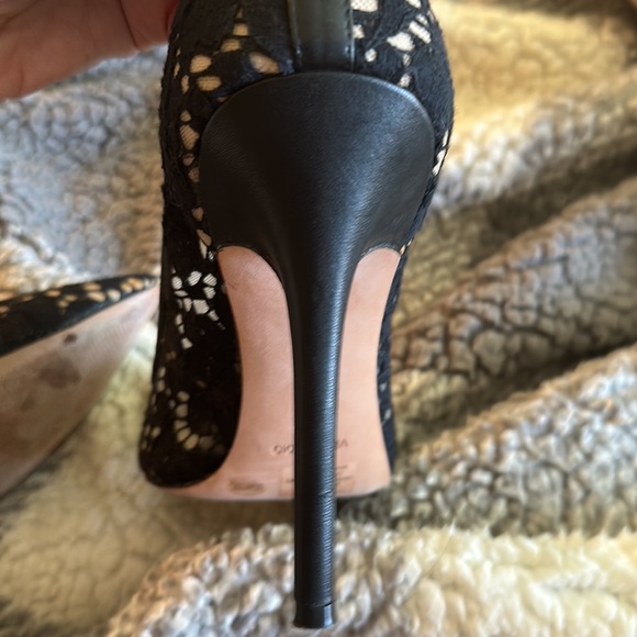 BCBG Max Azaria Black Lace stilettos black leather high Heels. Stunning. - Picture 8 of 10